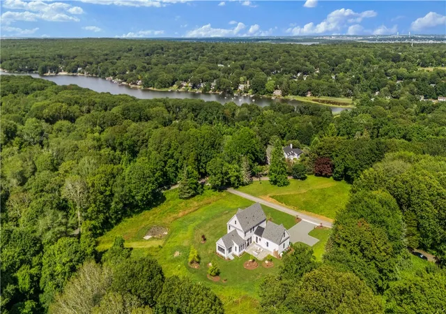 Homes for sale in South Kingstown, RI | 416 Bridgetown Rd, South Kingstown, RI 02874 | MLS# 1396670