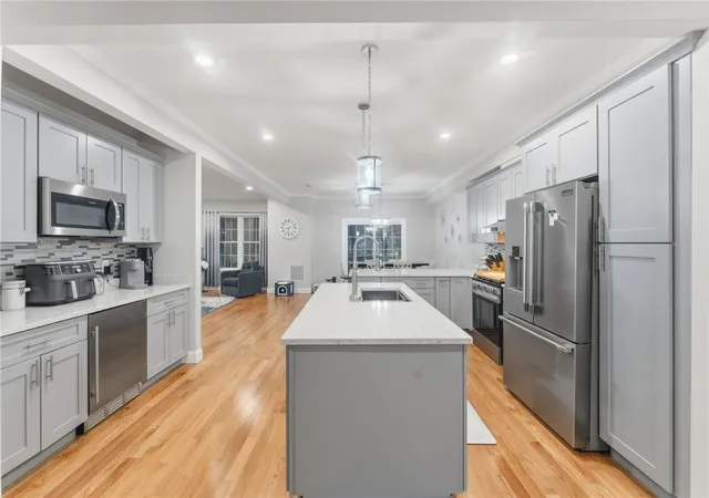 5th image of 1504 Hunting Hill Dr, Cumberland, RI 02864 | MLS# 1397443