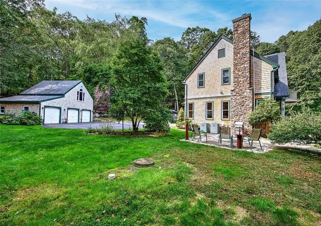 3rd image of 297 Walmsley Ln, Saunderstown, RI 02874 | MLS# 1397392