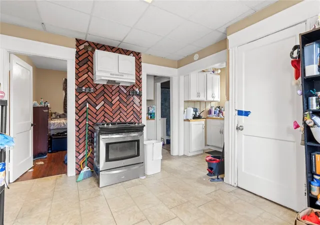 2nd image of 9 Southern St, Cranston, RI 02920 | MLS# 1397885