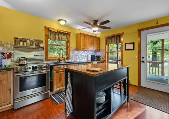 5th image of 033 Alden Ave, Prudence Island, RI 02872 | MLS# 1398410