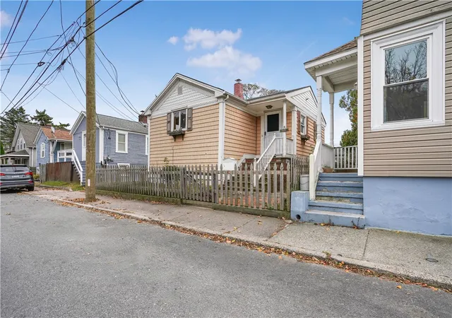 Homes for sale in Warren, RI | 115 Market St, Warren, RI 02885 | MLS# 1399151