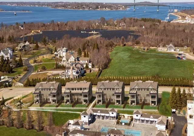 3rd image of 0 Willow Ln #Leeward B, Portsmouth, RI 02871 | MLS# 1399539