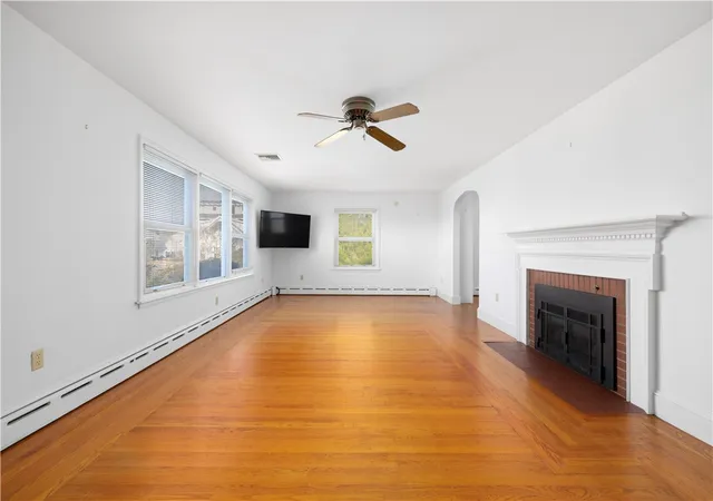 Photo 4 of Sale Pending at 118 Wolcott Ave, Middletown, RI 02842 | MLS# 1399773 | Listing updated on 2026-08-03