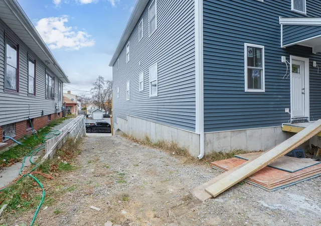4th image of 50 Armington Ave, Providence, RI 02908 | MLS# 1400332