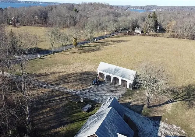 1st image of 3118 Main Rd, Tiverton, RI 02878 | MLS# 1400868
