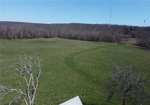 3rd image of 3118 Main Rd, Tiverton, RI 02878 | MLS# 1400868