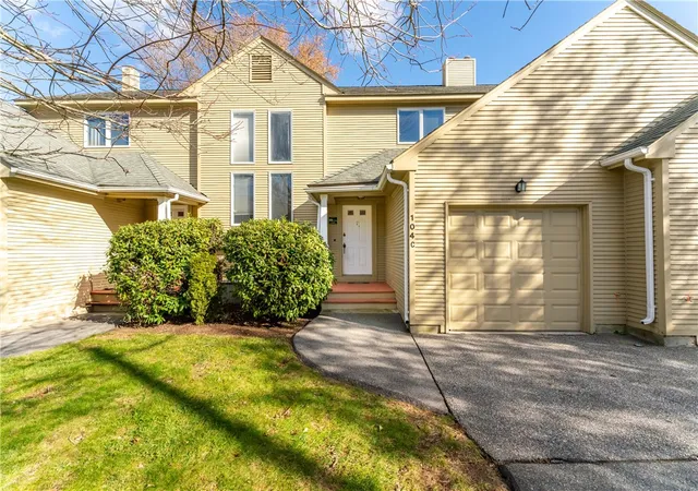Homes for sale in North Providence, RI | 104 Palmer Dr, North Providence, RI 02904 | MLS# 1400953