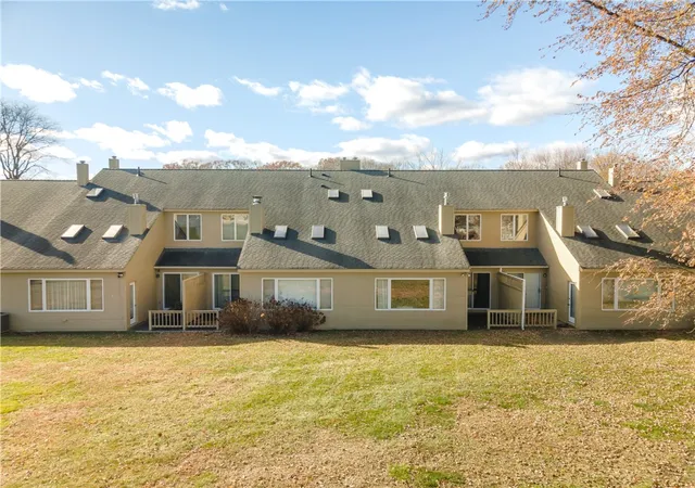 Homes for sale in North Providence, RI | 104 Palmer Dr, North Providence, RI 02904 | MLS# 1400953