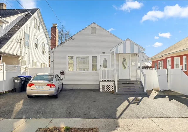 Homes for sale in Providence, RI | 236 Gallatin St, Providence, RI 02907 | MLS# 1401296