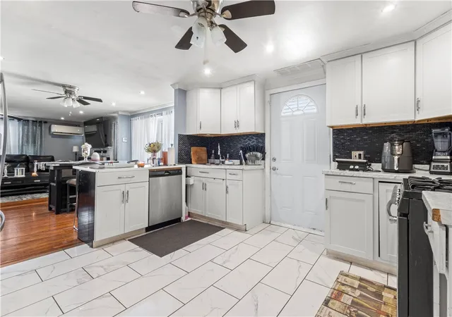 Homes for sale in Providence, RI | 236 Gallatin St, Providence, RI 02907 | MLS# 1401296