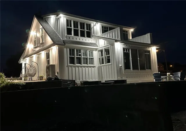 Homes for sale in Portsmouth, RI | 395 Park Ave, Portsmouth, RI 02871 | MLS# 1401613