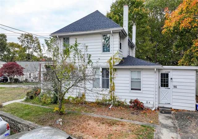 4th image of 916 Bullocks Pt Ave, East Providence, RI 02915 | MLS# 1402080