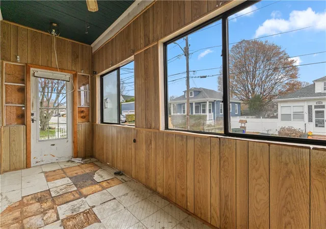 Homes for sale in Providence, RI | 73 Wainwright St, Providence, RI 02908 | MLS# 1402467