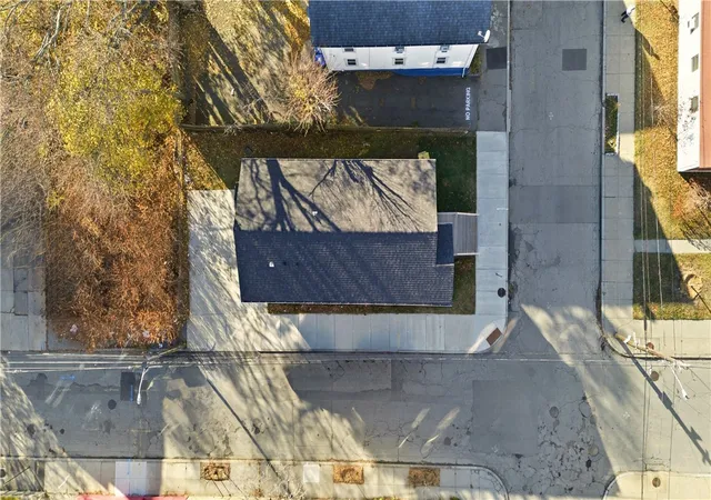 35th image of 272 Sayles St, Providence, RI 02905 | MLS# 1402749