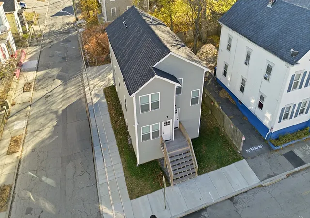 4th image of 272 Sayles St, Providence, RI 02905 | MLS# 1402749