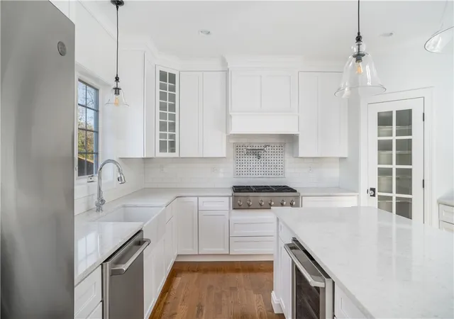 4th image of 74 Cardinal Rd, Cranston, RI 02921 | MLS# 1402666