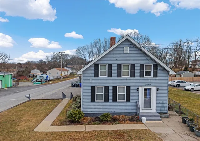 Homes for sale in Warren, RI | 596 Metacom Ave, Warren, RI 02885 | MLS# 1403243