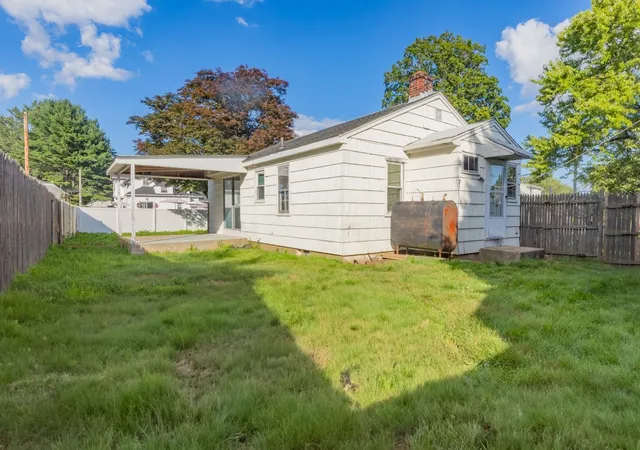 3rd image of 7 Belvedere St, Johnston, RI 02919 | MLS# 1403048