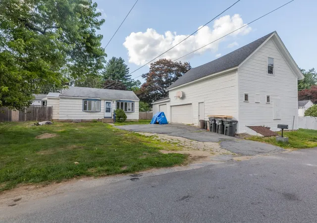 4th image of 7 Belvedere St, Johnston, RI 02919 | MLS# 1403048