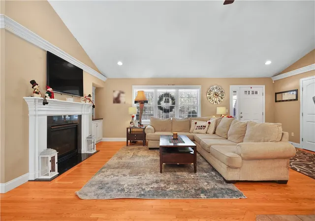 Homes for sale in Rehoboth, MA | 263 Plain St, Rehoboth, MA 02769 | MLS# 1403912