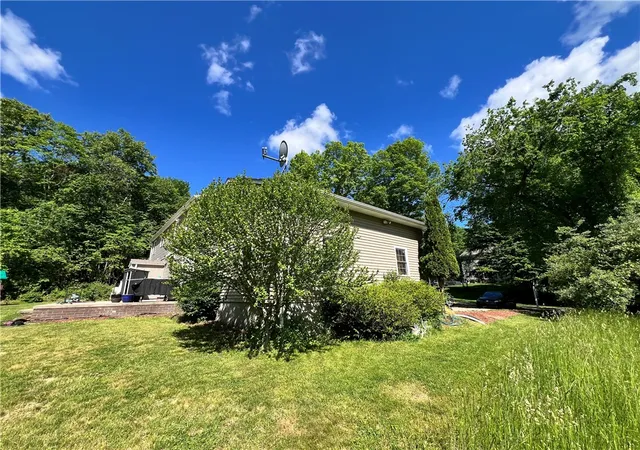 3rd image of 233 Sisson Rd, Coventry, RI 02816 | MLS# 1404363