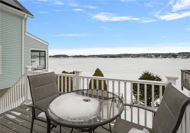Homes for sale in Portsmouth, RI | 47 Cedar Ave, Portsmouth, RI 02871 | MLS# 1404588