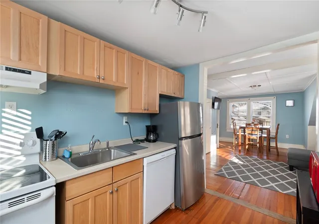 3rd image of 21 Spring St #3, Newport, RI 02840 | MLS# 1404590