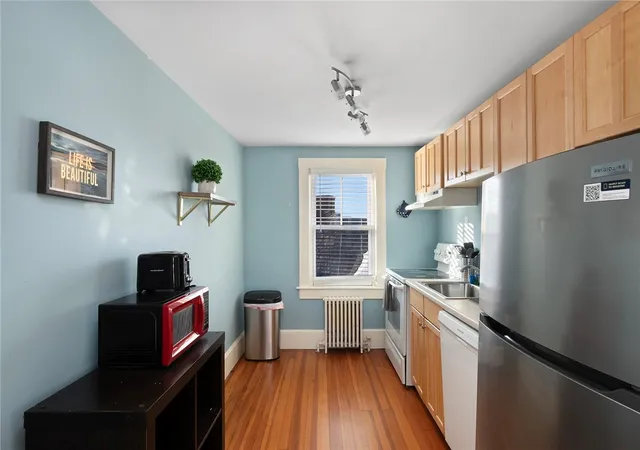 4th image of 21 Spring St #3, Newport, RI 02840 | MLS# 1404590