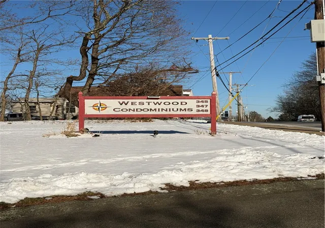 Homes for sale in Tiverton, RI | 347 Main Rd #103, Tiverton, RI 02878 | MLS# 1405483