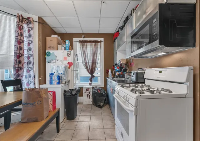 Homes for sale in Providence, RI | 86 Tobey St, Providence, RI 02909 | MLS# 1405757