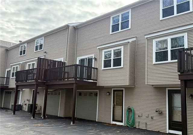 Homes for sale in Warwick, RI | 351 New London Ave #302, Warwick, RI 02886 | MLS# 1405956