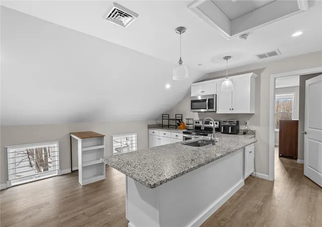 Homes for sale in Smithfield, RI | 5 Hill St #3, Smithfield, RI 02917 | MLS# 1406115