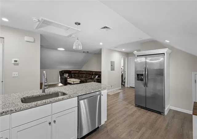 Homes for sale in Smithfield, RI | 5 Hill St #3, Smithfield, RI 02917 | MLS# 1406115