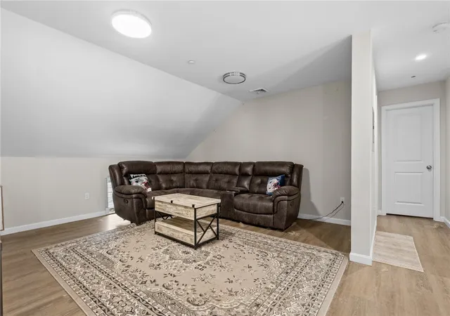 Homes for sale in Smithfield, RI | 5 Hill St #3, Smithfield, RI 02917 | MLS# 1406115