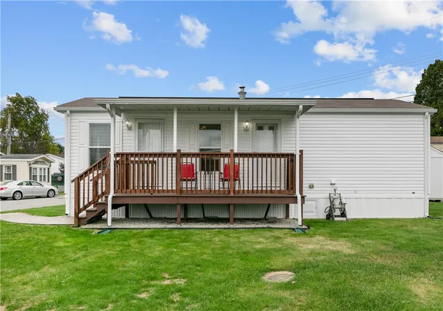 1st image of 1 Second St, Portsmouth, RI 02871 | MLS# 1406185