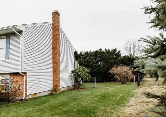 Photo 4 of Single family home for sale at 16 Ward Ave, Middletown, RI 02842 | MLS# 1406326 | Listing updated on 2026-08-24