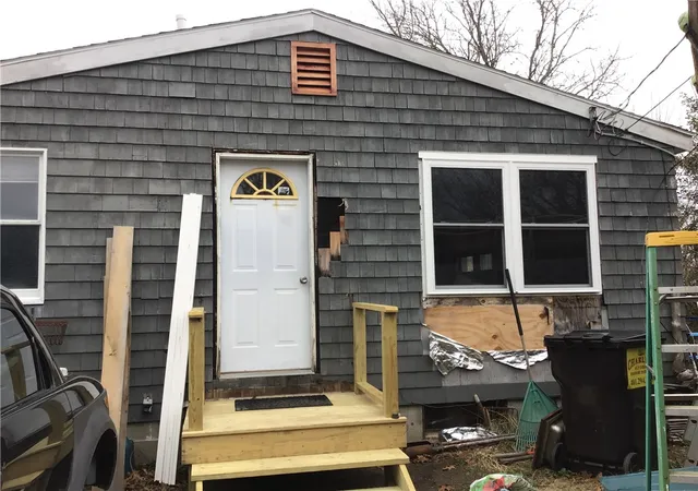 Homes for sale in North Kingstown, RI | 41 Enfield Ave, North Kingstown, RI 02852 | MLS# 1406440