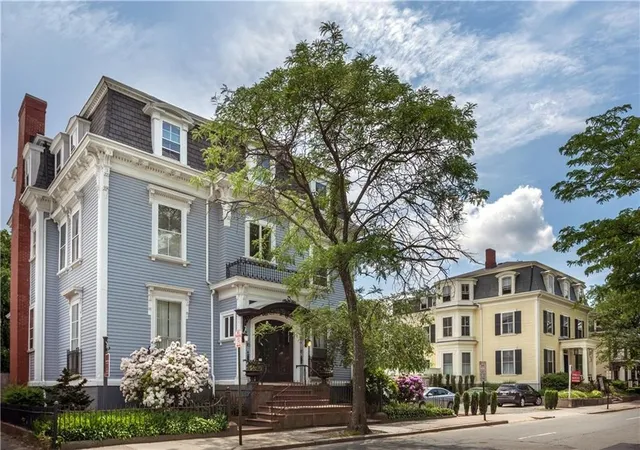Homes for sale in Providence, RI | 453 Angell St, Providence, RI 02906 | MLS# 1406572