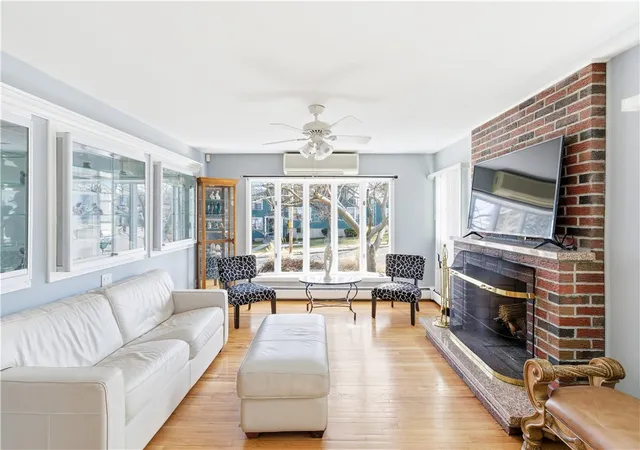 Photo 3 of Sale Pending at 928 Admiral St, Providence, RI 02904 | MLS# 1405017 | Listing updated on 2026-08-19