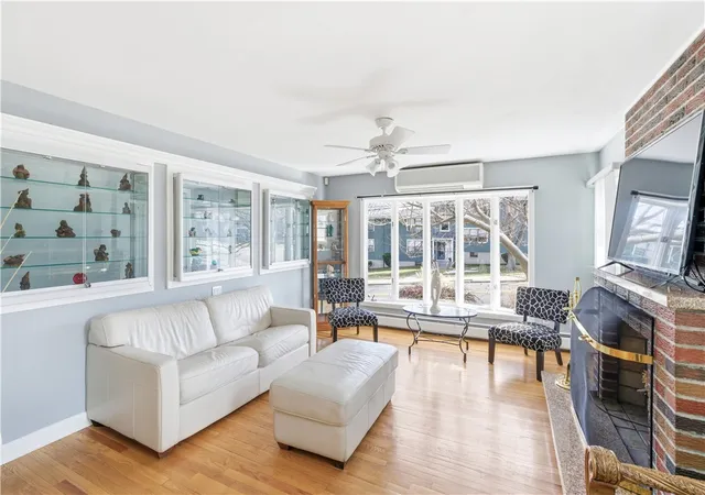 Photo 3 of Sale Pending at 928 Admiral St, Providence, RI 02904 | MLS# 1405017 | Listing updated on 2026-08-19