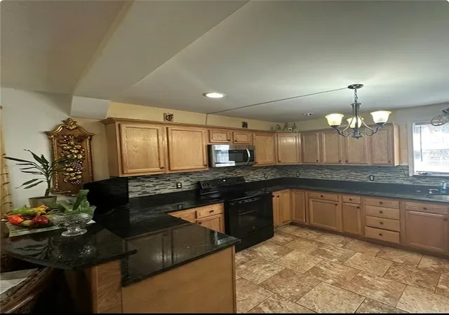 3rd image of 374 New York Ave, Providence, RI 02905 | MLS# 1407088