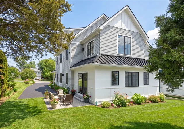 Homes for sale in Middletown, RI | 118 Newport Ave, Middletown, RI 02842 | MLS# 1403413