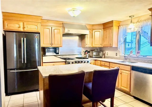 Photo 3 of Sale Pending at 139 Suffolk Ave, Pawtucket, RI 02861 | MLS# 1405775 | Listing updated on 2026-05-05