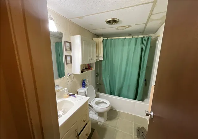 Homes for sale in West Warwick, RI | 36 Cowesett Ave #3, West Warwick, RI 02893 | MLS# 1408459