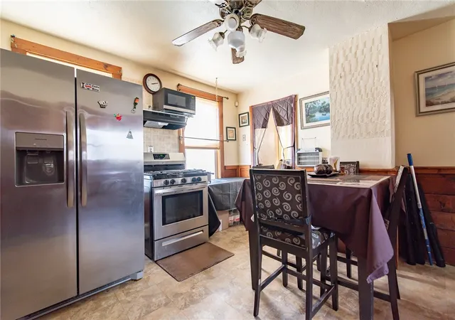 4th image of 217 4Th Ave, Woonsocket, RI 02895 | MLS# 1408470