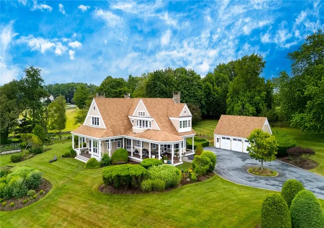 2nd image of 15 Courageous Cir, Bristol, RI 02809 | MLS# 1406202