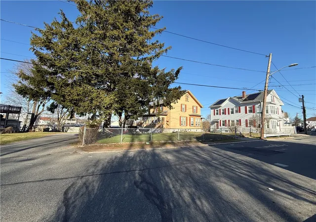 Homes for sale in Providence, RI | 111 Veazie St, Providence, RI 02908 | MLS# 1407009