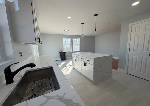 4th image of 362 Kenyon Ave, Pawtucket, RI 02861 | MLS# 1408626