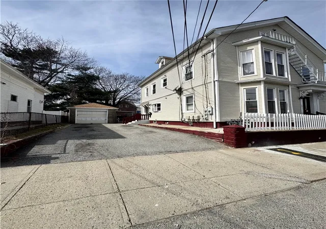 3rd image of 166 Bath St, Providence, RI 02908 | MLS# 1408802